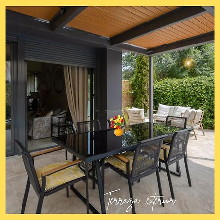 Space In The Villa With Poll Near Golf In Madrid Ngoại thất bức ảnh